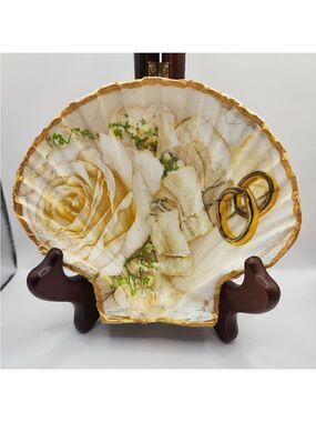 SCALLOPED FAN SHELL 